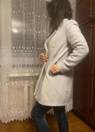 Пальто демисезонное zara размер s светло-серого цвета