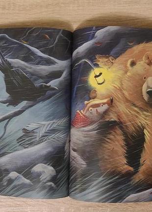 Детская книга "bear feels scared" на английском языке9 фото