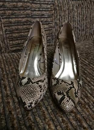 Туфлі жіночі 39р