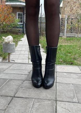 Низкие кожаные черные сапоги на шпильке miraton6 фото