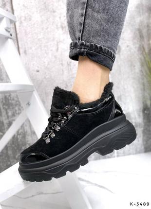 Натуральные замшевые зимние утепленные черные кроссовки - спортивные ботинки на повышенной подошве