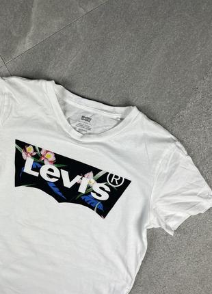 Levi’s футболка жіноча біла1 фото