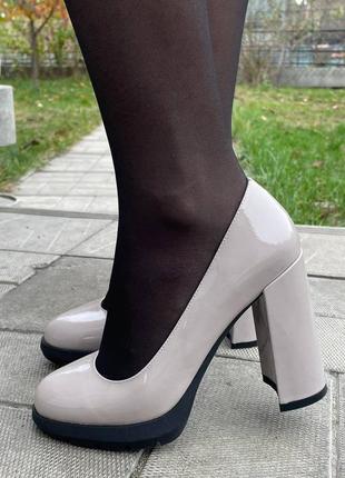 Туфли женские на каблуке светло-серые2 фото