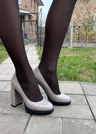 Туфли женские на каблуке светло-серые7 фото