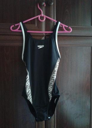 Черно-белый спортивный слитный купальник в бассейн или на пляж speedo
