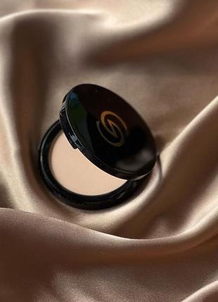 Матуюча компактна пудра giordani gold