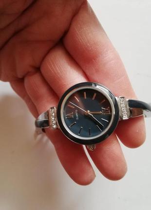 Женские наручные часы от avon3 фото