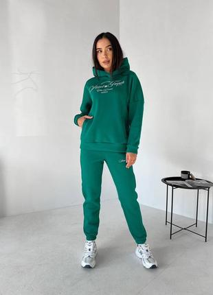 Зеленый костюм на флисе высокого качества