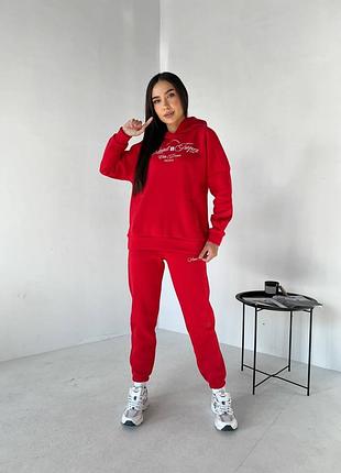 Червоний костюм на флісі високої якості