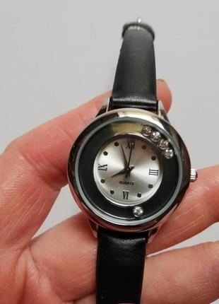 Женские наручные часы от avon1 фото