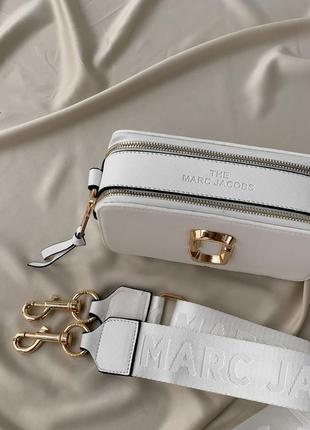 Жіноча сумка marc jacobs white gold logo8 фото