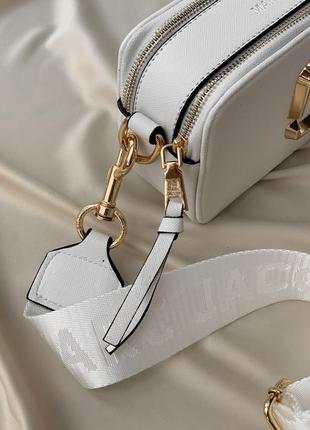 Жіноча сумка marc jacobs white gold logo5 фото