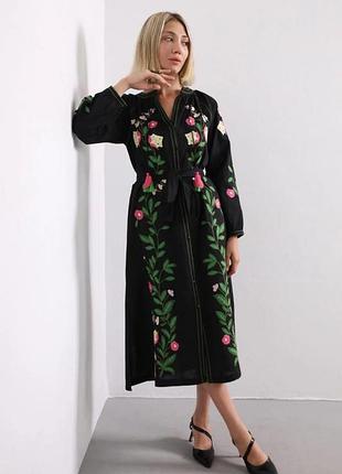 Сукня міді з вишивкою