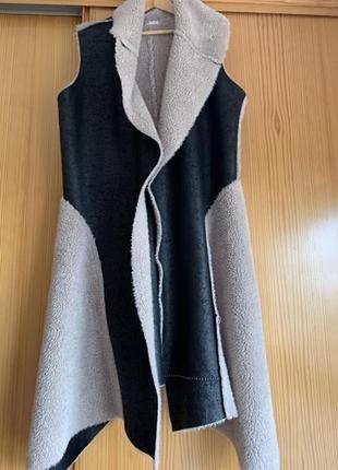 Жилет з хутром італія р 38/42