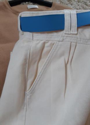 Стильные белые/молочные джинсы мом/бананы с защипами, denimco,  p. 40-427 фото