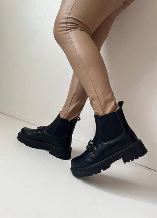 Ботинки женские зимние кожаные на меху7 фото