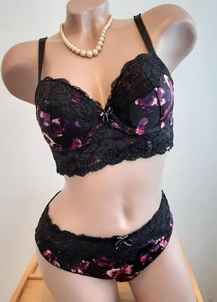 Атласний комплект білизни в квітковий принт, мереживо, розмір 80а