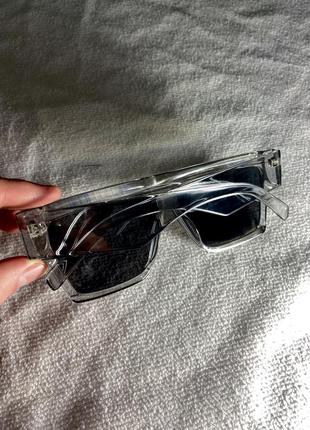 Сонцезахисні дзеркальні окуляри