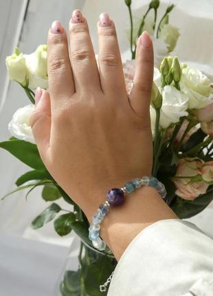 Браслет натуральный камень флюорит со вставкой аметист, фур-ра гип-ный сплав цвета серебро d-7х3мм+- l-18см