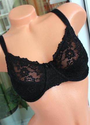 Бюстик,р-р 70 д,сделан в шри ланке