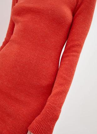 Вязаное платье-гольф красное с разрезом сбоку &lt;unk&gt; 744784 фото