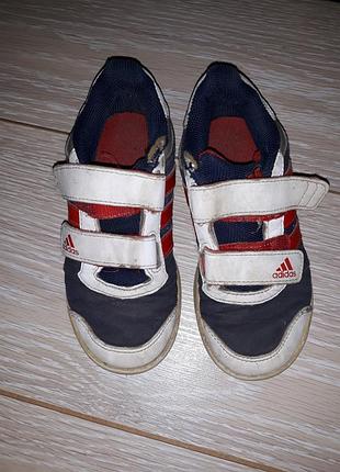 Кроссовки adidas 28р. 17см. по стельке.оригинал
