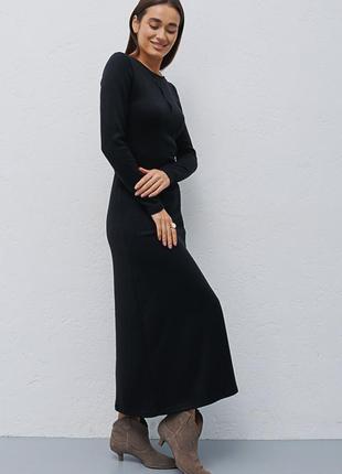 Довга трикотажна сукня чорна з вирізами спереду7 фото