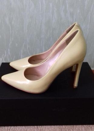 Туфли лодочки лимонного цвета