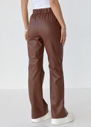 Штани жіночі зі шкірозамінника з високою посадкою — коричневий колір, s (є розміри)2 фото