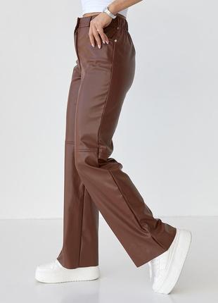 Штани жіночі зі шкірозамінника з високою посадкою — коричневий колір, s (є розміри)5 фото