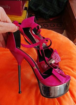 Босоножки бантики