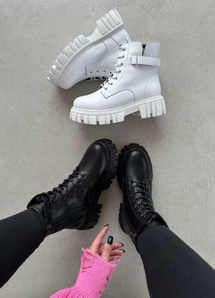В двух цветах натуральные кожаные зимние боты на меху ботинки женские на шнуровках базовые2 фото