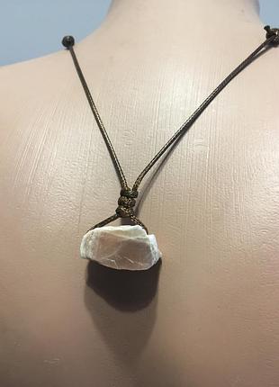 Ожерелье с солнечным камнем