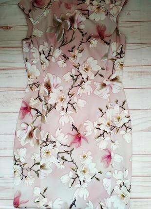Нежное платье футляр с цветочным принтом2 фото