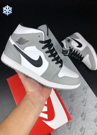 Зимові чоловічі кросівки nike air jordan 1 retro winter grey black white fur сірого з білим та чорним кольорів з хутром