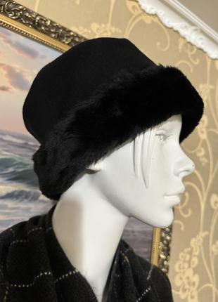 Очень красивая и стильная шапка.