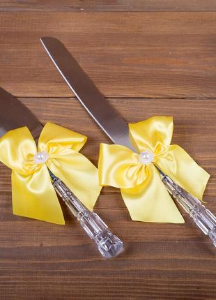 Свадебные приборы для торта с желтыми бантами (арт. cad-009)