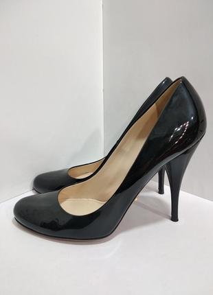 Туфлі prada