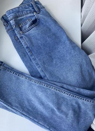 Свет бластичные джинсы с высокой посадкой2 фото