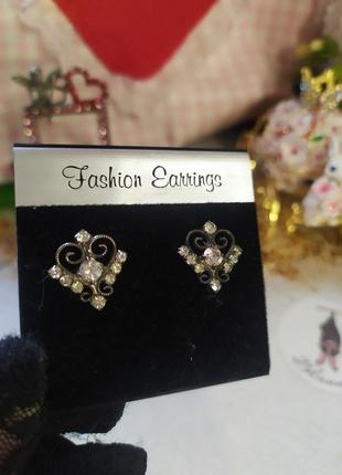 Винтажные серьги в современном стиле