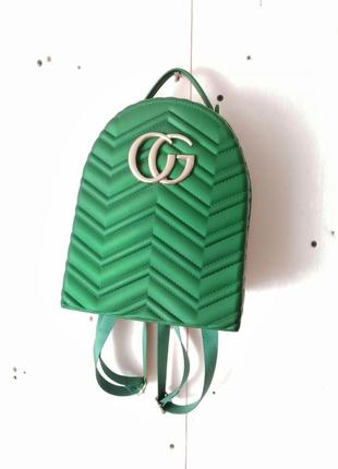 Новий фактурний силіконовий рюкзак є дефектами