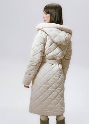 Красивое новое пальто на прохладную погоду4 фото