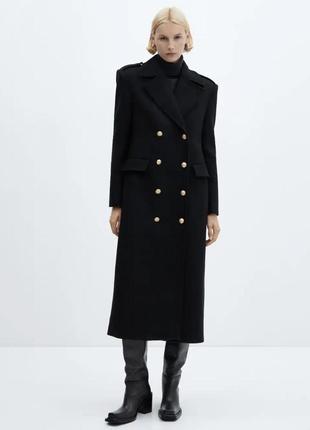 Черное длинное шерстяное пальто с золотыми пуговицами из новой коллекции mango размер s