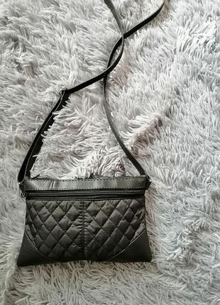 Маленькая стеганая сумка через плечо