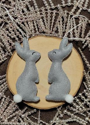 Игрушки на елку (новолетние игрушки) из фетра (зайцы)