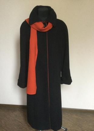 Пальто женское демисезонное с терракотовым шарфом1 фото