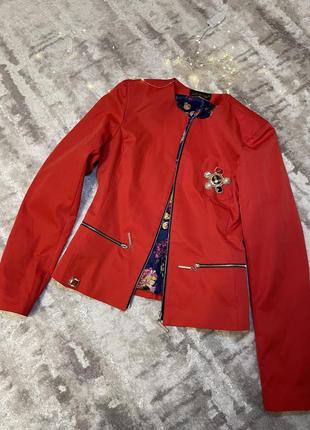 Пиджак красный