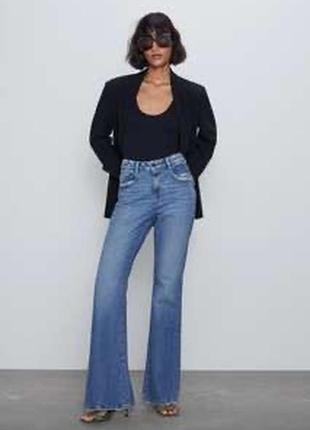 Актуальные джинсы тренд клешь zara