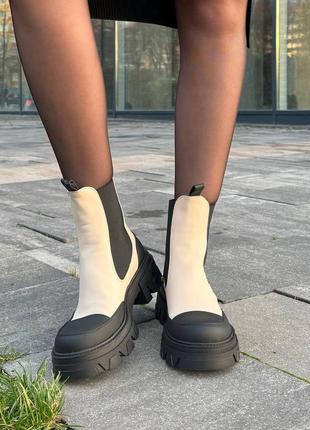 Женские chelsea boots black / milk2 фото