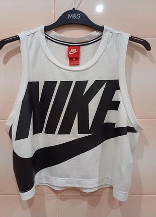 Майка nike женская, размер l,цвет белый, длина по спинке 46см, полуобхват грудины 54см, комфортная, легкая.